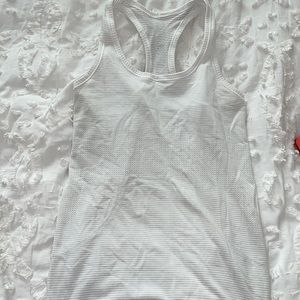 Lululemon switfly tech racer back